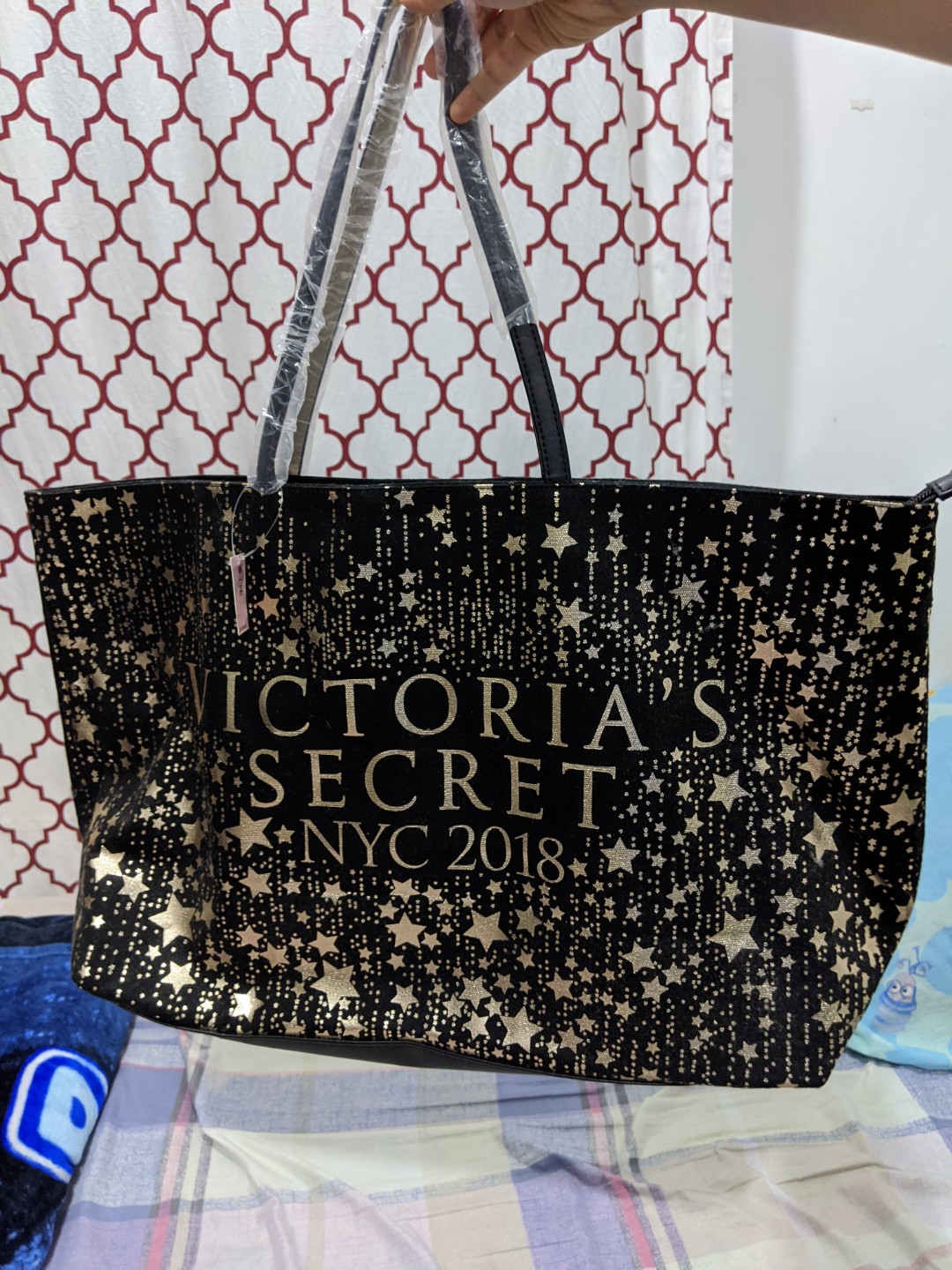Victoria Secret Tote Bag original from USA with price tag, Women's Fashion,  Bags & Wallets, Purses & Pouches on Carousell