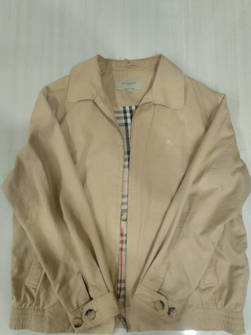 Vintage Burberry Harrington Jacket, Men's Fashion, Coats, Outerwear on Carousell