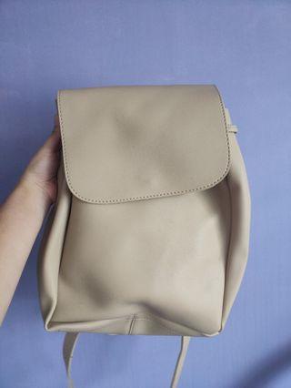 CREAM BEIGE BAG.