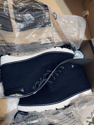 Timberland 新品輕量化版 女靴 7碼（24cm)