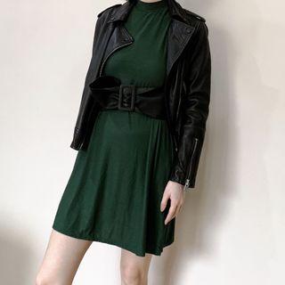 英國 名牌 topshop 綠色 洋裝 深綠 墨綠 無袖 削肩 修飾 顯瘦 連身裙 連衣裙 裙子 短裙 歐美 性感 個性 穿搭 時尚 百搭 內搭
