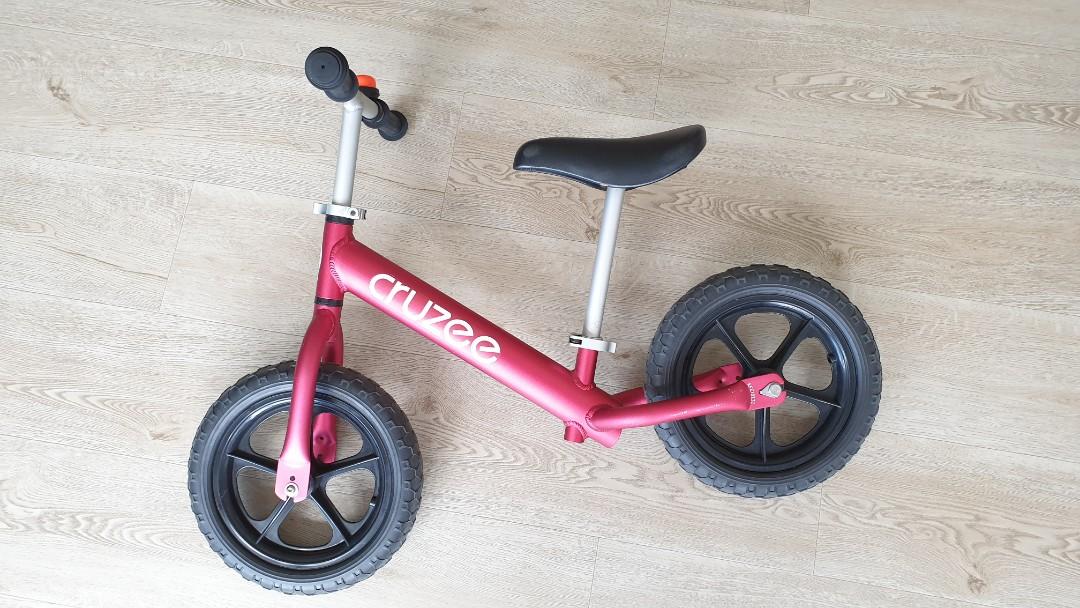 pink cruzee balance bike