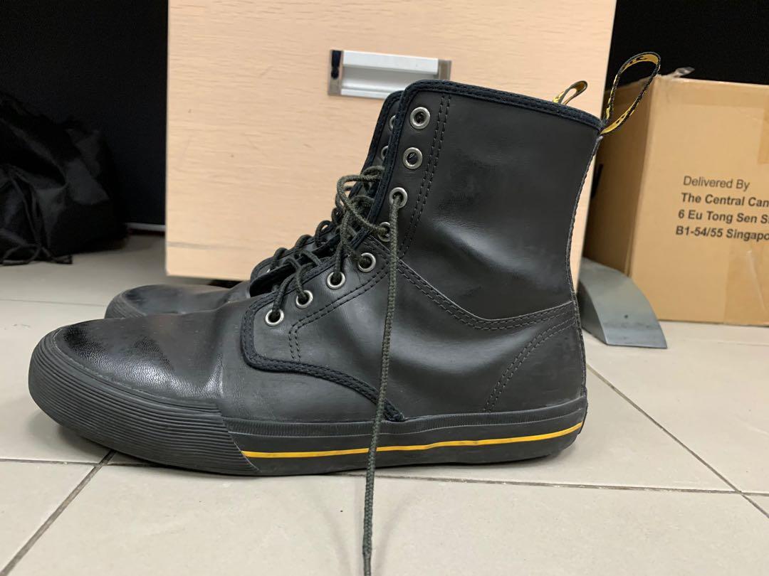 dr martens winsted leather