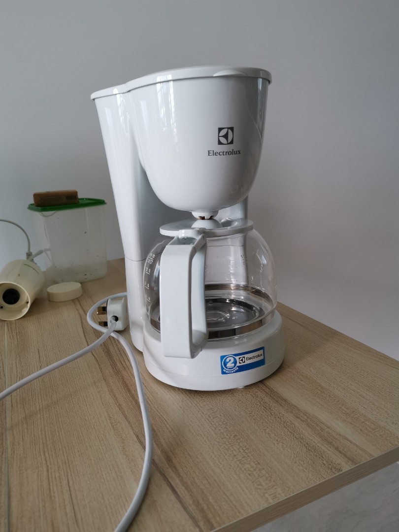 Electrolux Coffee Maker (with coffee powder sachet), TV & Home