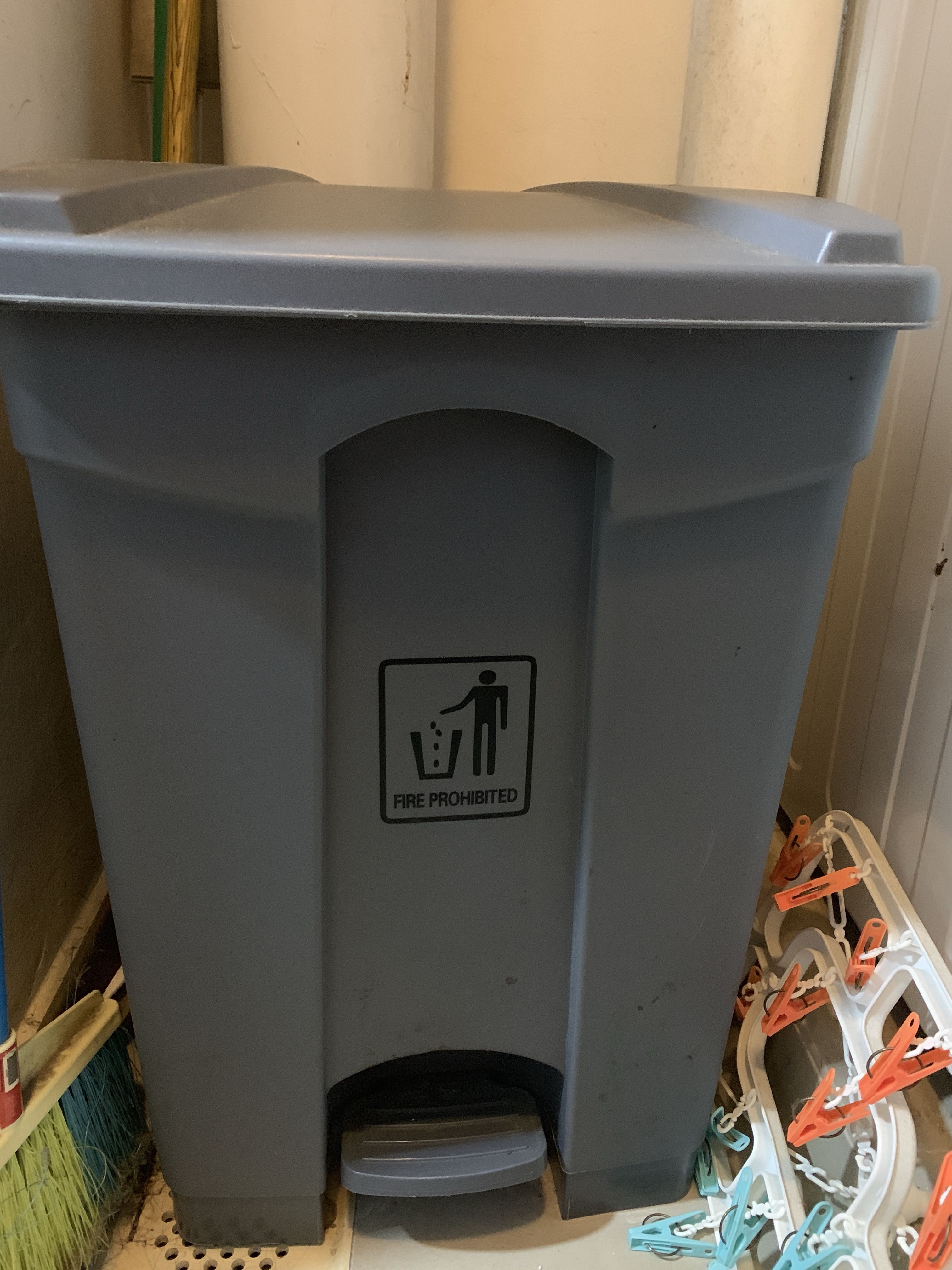 Heavy Duty Dustbin, Furniture & Home Living, Cleaning & Homecare