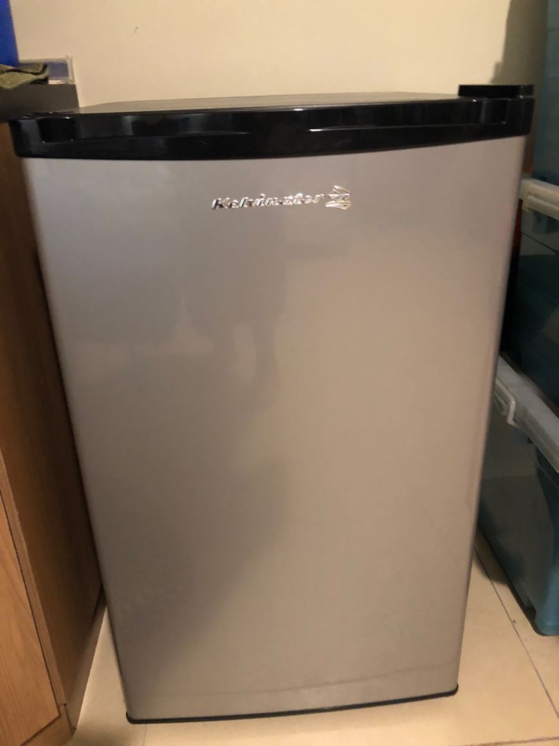Kelvinator Mini Refrigerator, TV & Home Appliances, Kitchen Appliances