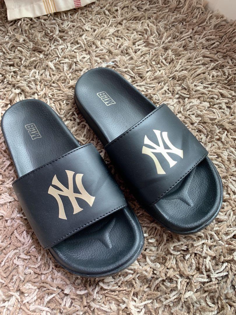 Mlb slide, Men's Fashion, Footwear, Flipflops and Slides on Carousell