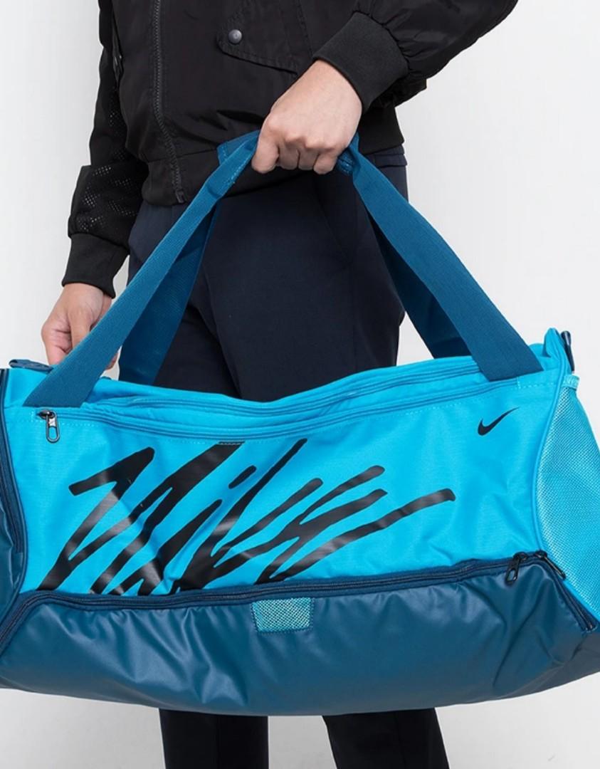 nike gfx duffle