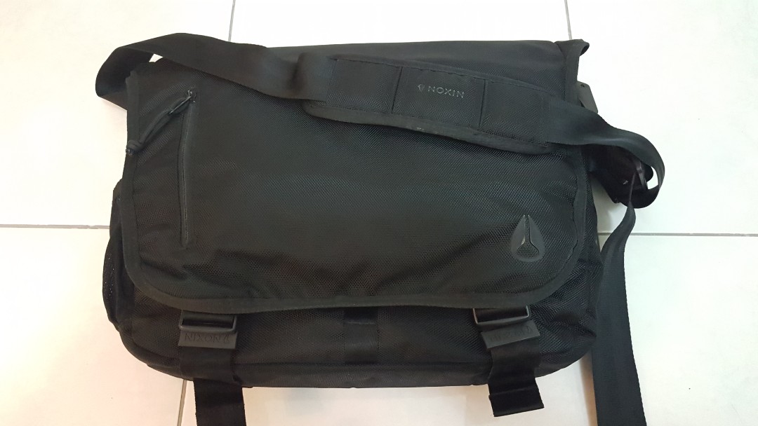 Nixon Sling Bag, Men's Fashion, Bags, Sling Bags on Carousell