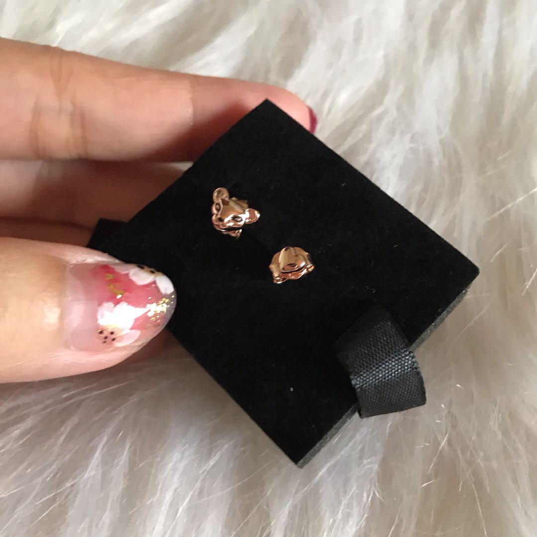 Pandora sales lioness earrings