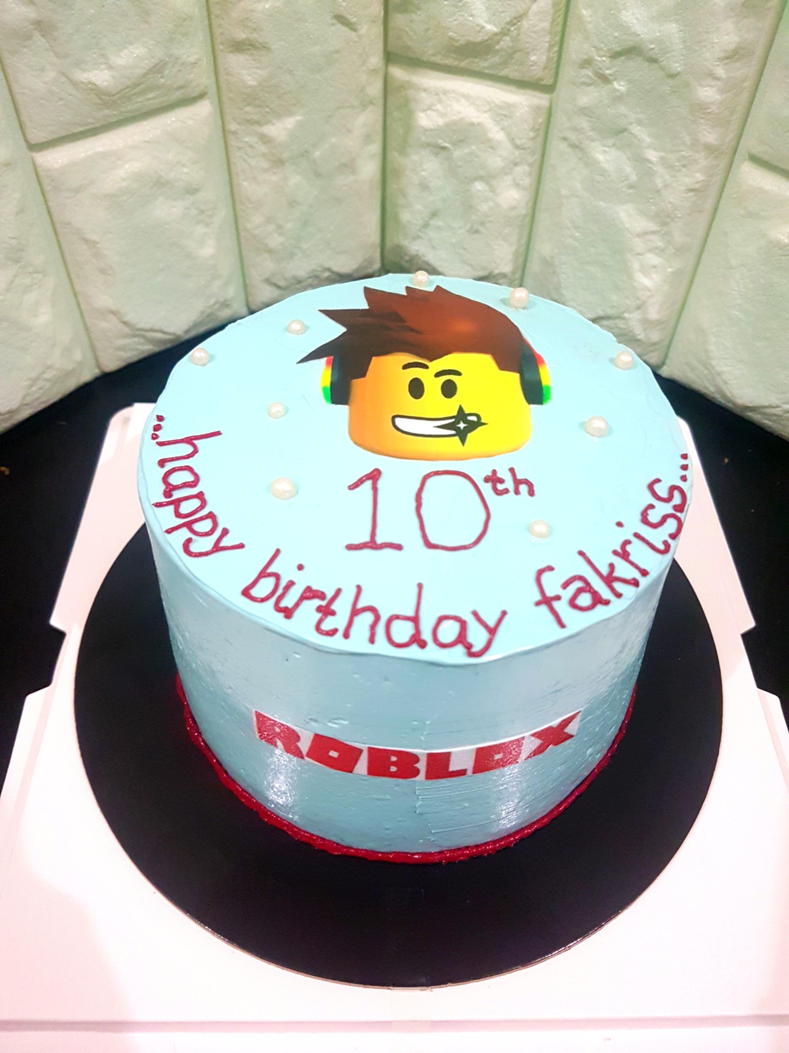 Roblox Cake 5inch Food Drinks Baked Goods On Carousell - roblox cake 5inch food drinks baked goods on carousell