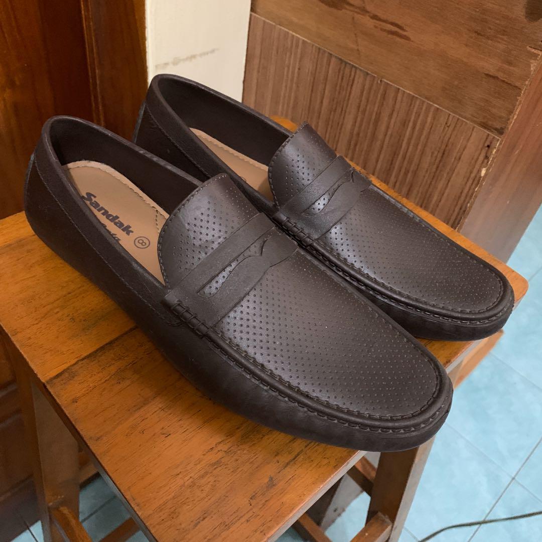 bata sandak shoes