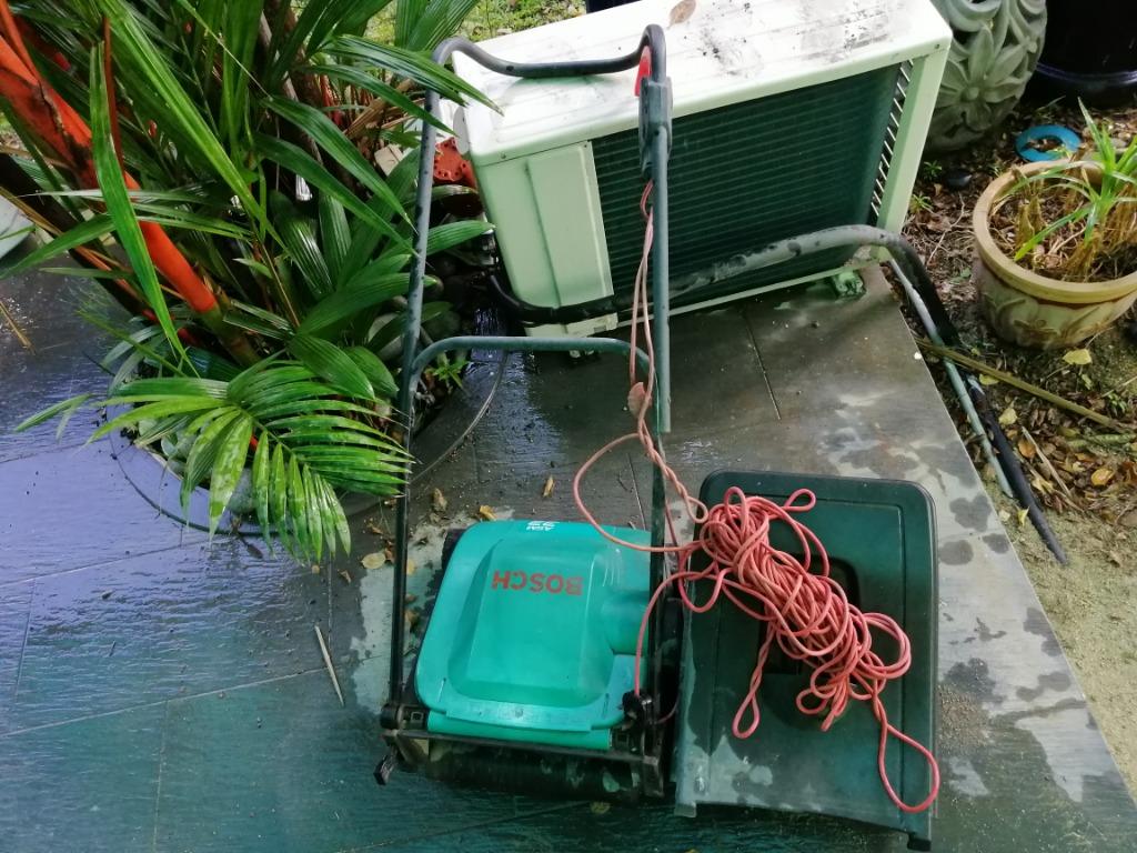 Bosch Electric Lawn Mower Home Furniture Gardening On Carousell