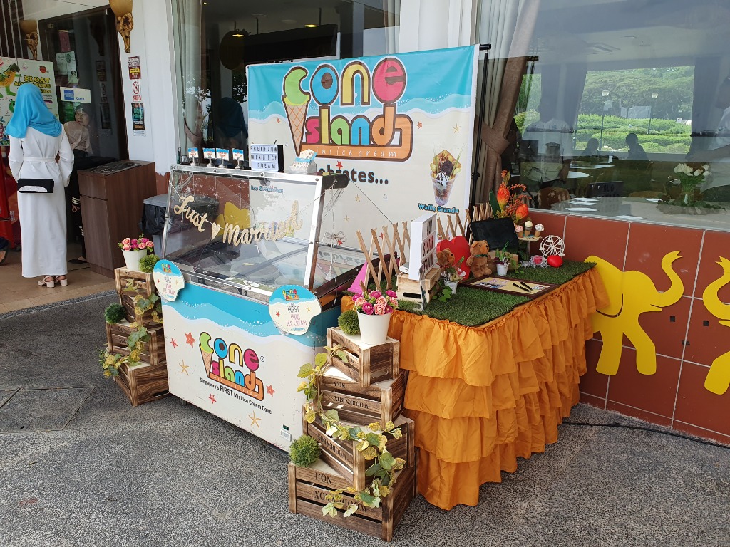 Ice Cream Live Station For Malay Wedding Waffle And Egglet Food Cart Booth Also Available Free Themed Display Table Set Up Unlimited Servings Everything Else On Carousell