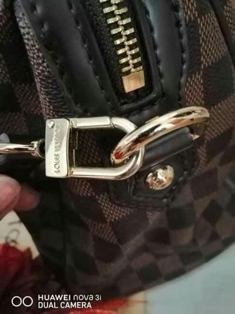 LV damier Ebene (Category: Luxury Bags & Wallets) located in Pateros City. Submitted by maryam010712 (Listing ID 279477579, Image 2). Description: LV damier Ebene with code,very good condition.just a gift from my sister in US.I am not using it..