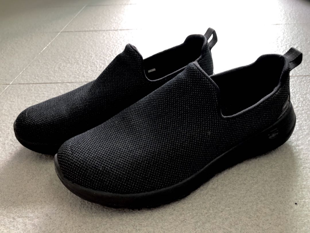 skechers go walk air cooled memory foam