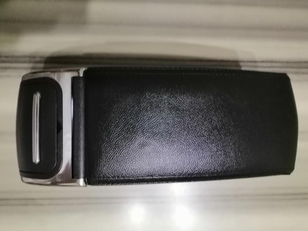 Suzuki Celerio Gen2 center console armrest, Car Parts & Accessories