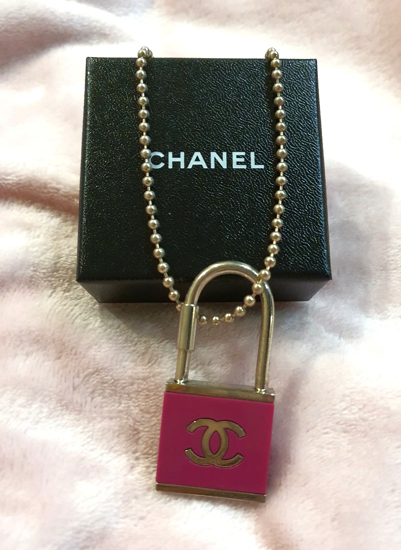 Chanel lock necklace 2018 top