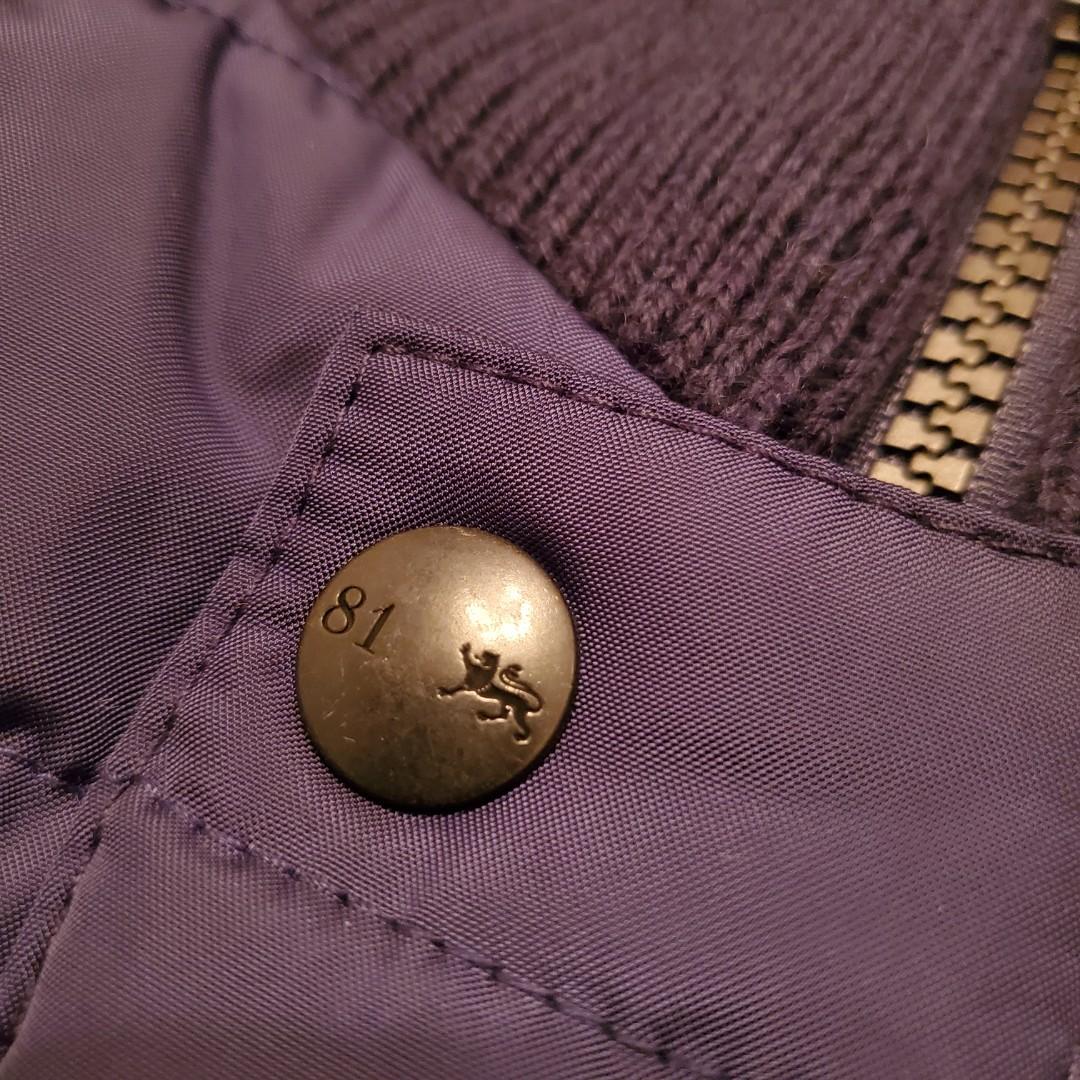 夾綿jacket （分類：外套及戶外衣服）位於 Hong Kong。 由 coolsss 提交（商品編號 279795477，圖片 4）。簡介： size M chest width 53cm body length 69cm。