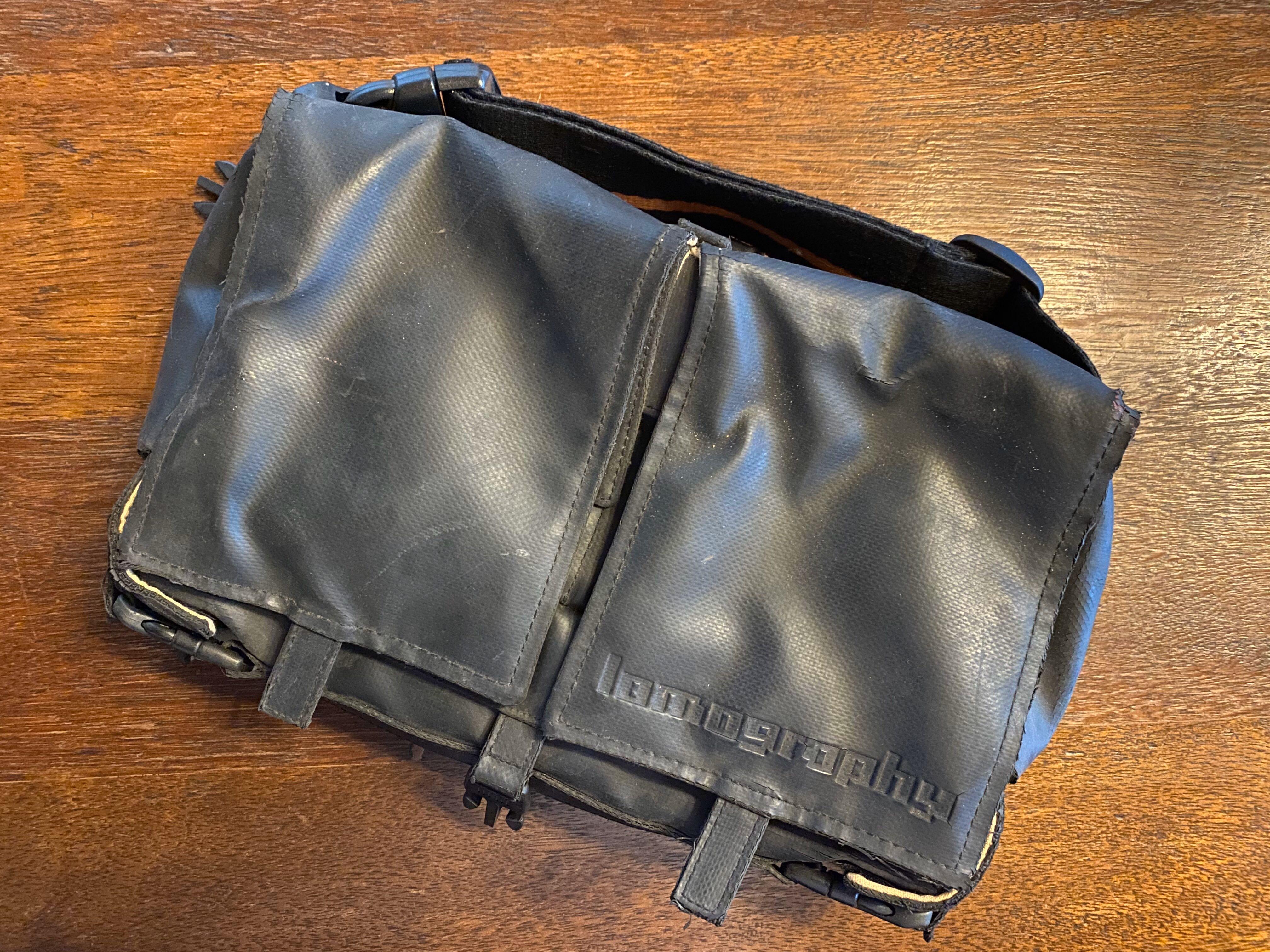 Lomography Sidekick TPE Bag (Category: Camera Bags & Carriers) located in Makati City. Submitted by redesetgo (Listing ID 279666253, Image 1). Description: In good condition.