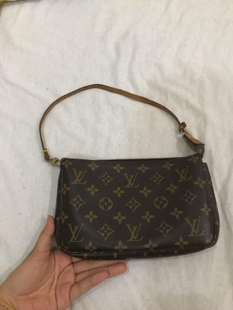 Lv wristlets shop
