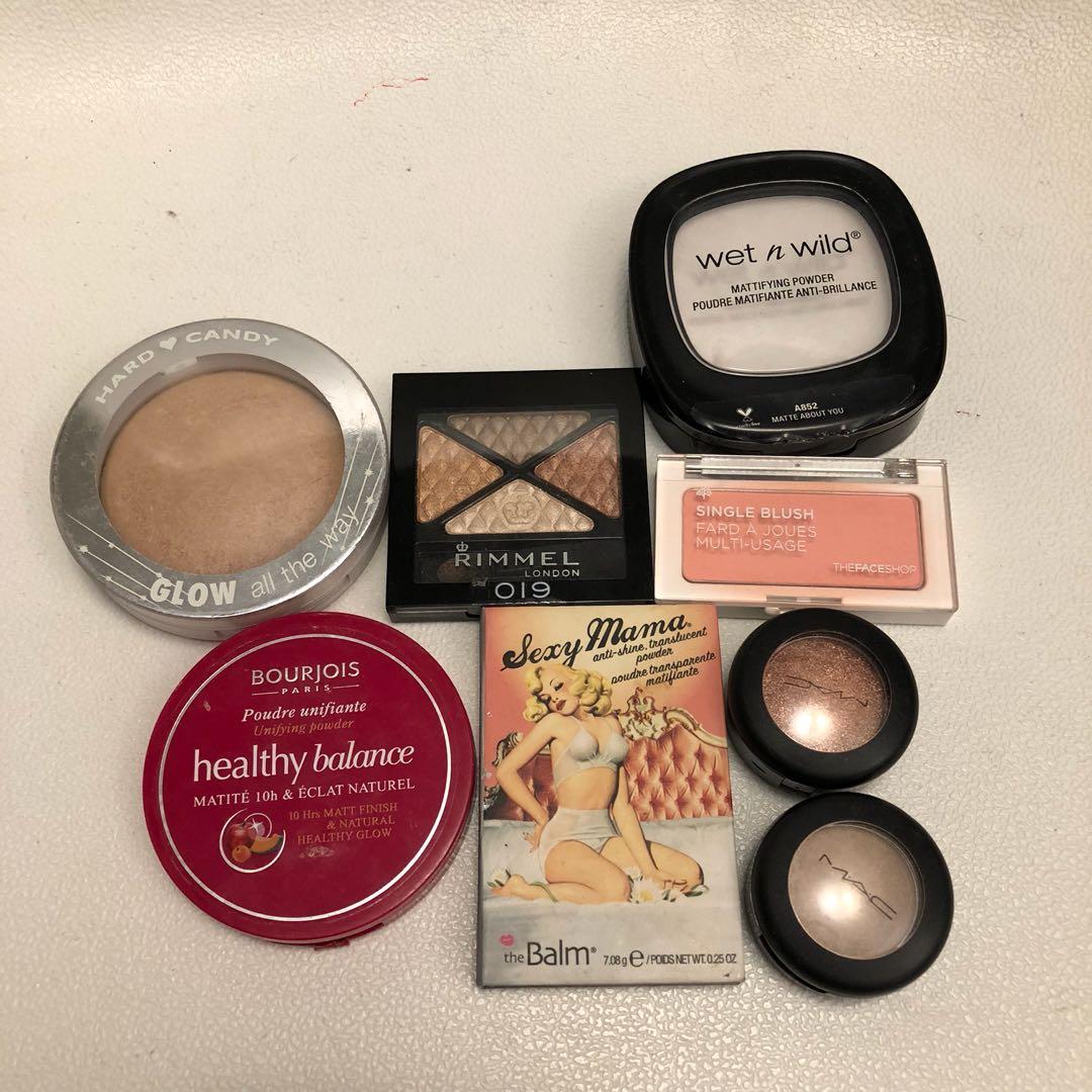Makeup bundle (Category: Makeup) located in Mississauga. Submitted by katchkatch (Listing ID 279671069, Image 1). Description: If you love anything else from my Carousell , I can do a bundle price for you 😃.
