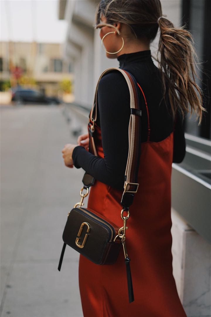 Marc Jacobs Snapshot Leather Crossbody Bag In Brown