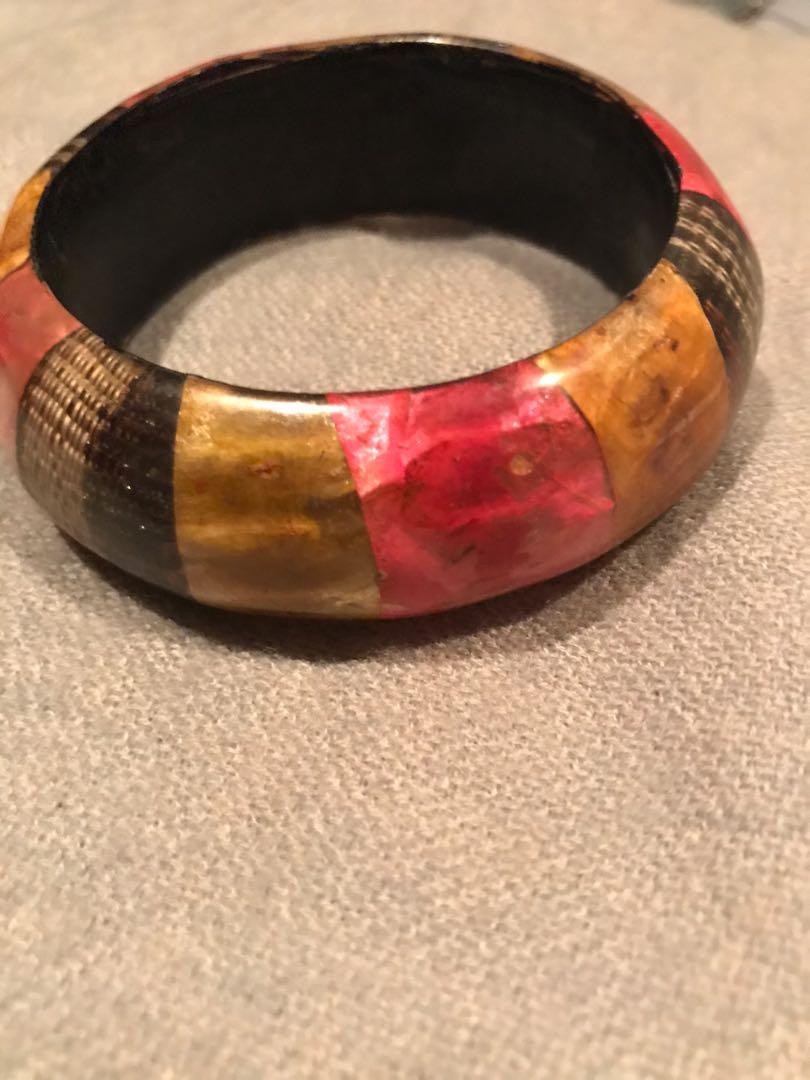 Native Wooden Artsy Bangle (Category: Bracelets) located in Mandaluyong City. Submitted by reamc8 (Listing ID 279783544, Image 2). Description: Native Elegant Artsy Bangle RFS: Decluttering.