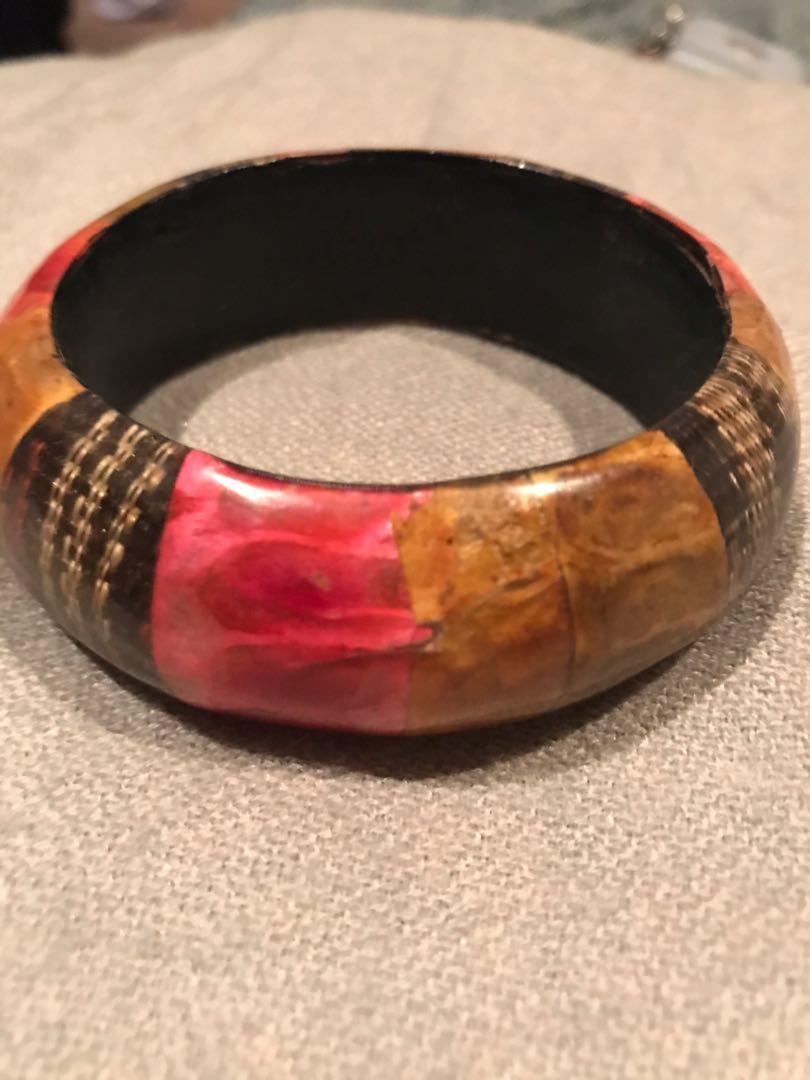 Native Wooden Artsy Bangle (Category: Bracelets) located in Mandaluyong City. Submitted by reamc8 (Listing ID 279783544, Image 1). Description: Native Elegant Artsy Bangle RFS: Decluttering.