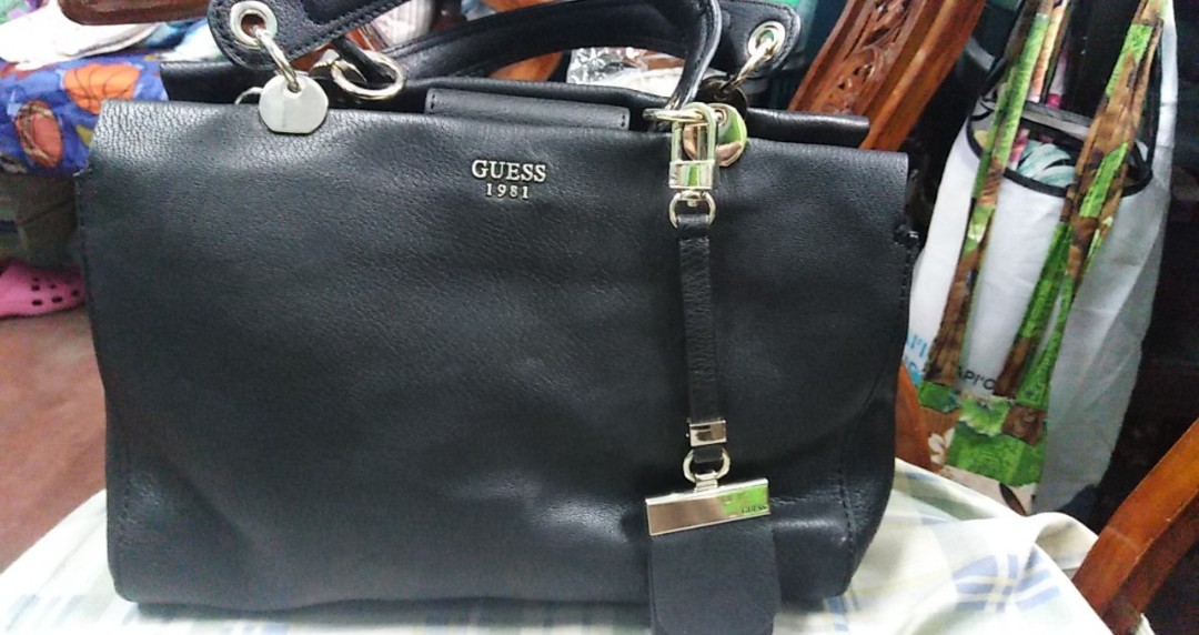 Repriced! Original Guess two way bag, Women's Fashion, Bags & Wallets ...