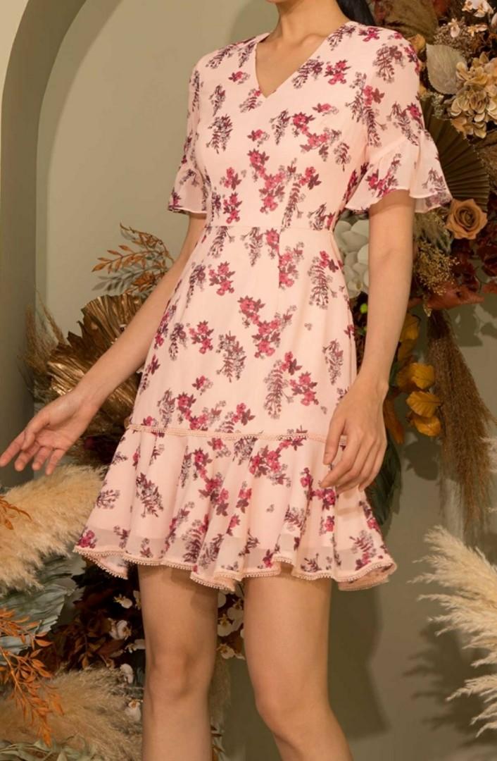 Peach summer outlet dress
