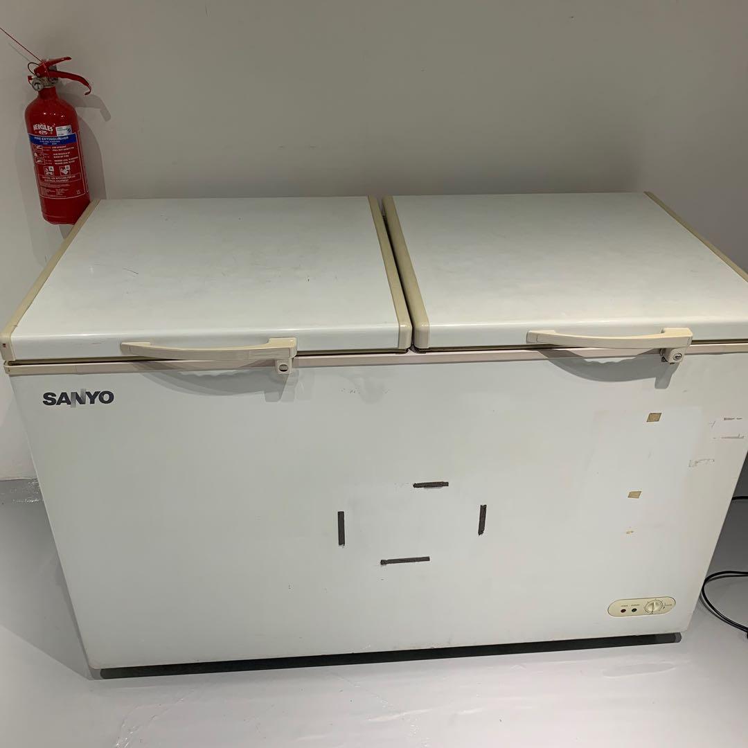Sanyo chest freezer, Everything Else on Carousell