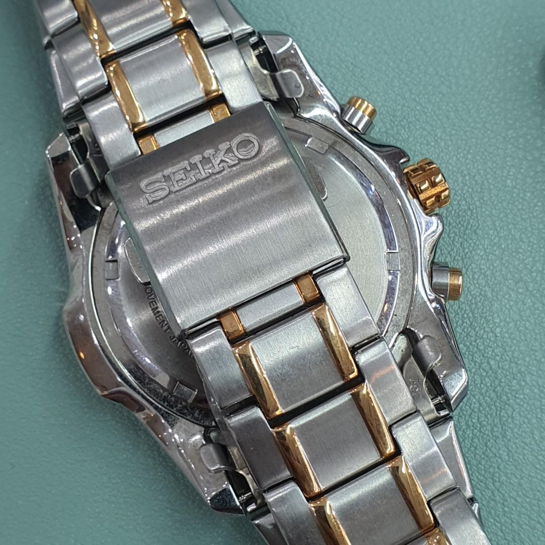 Seiko chronograph white dial two tone SRW026P1, Luxury, Watches on Carousell