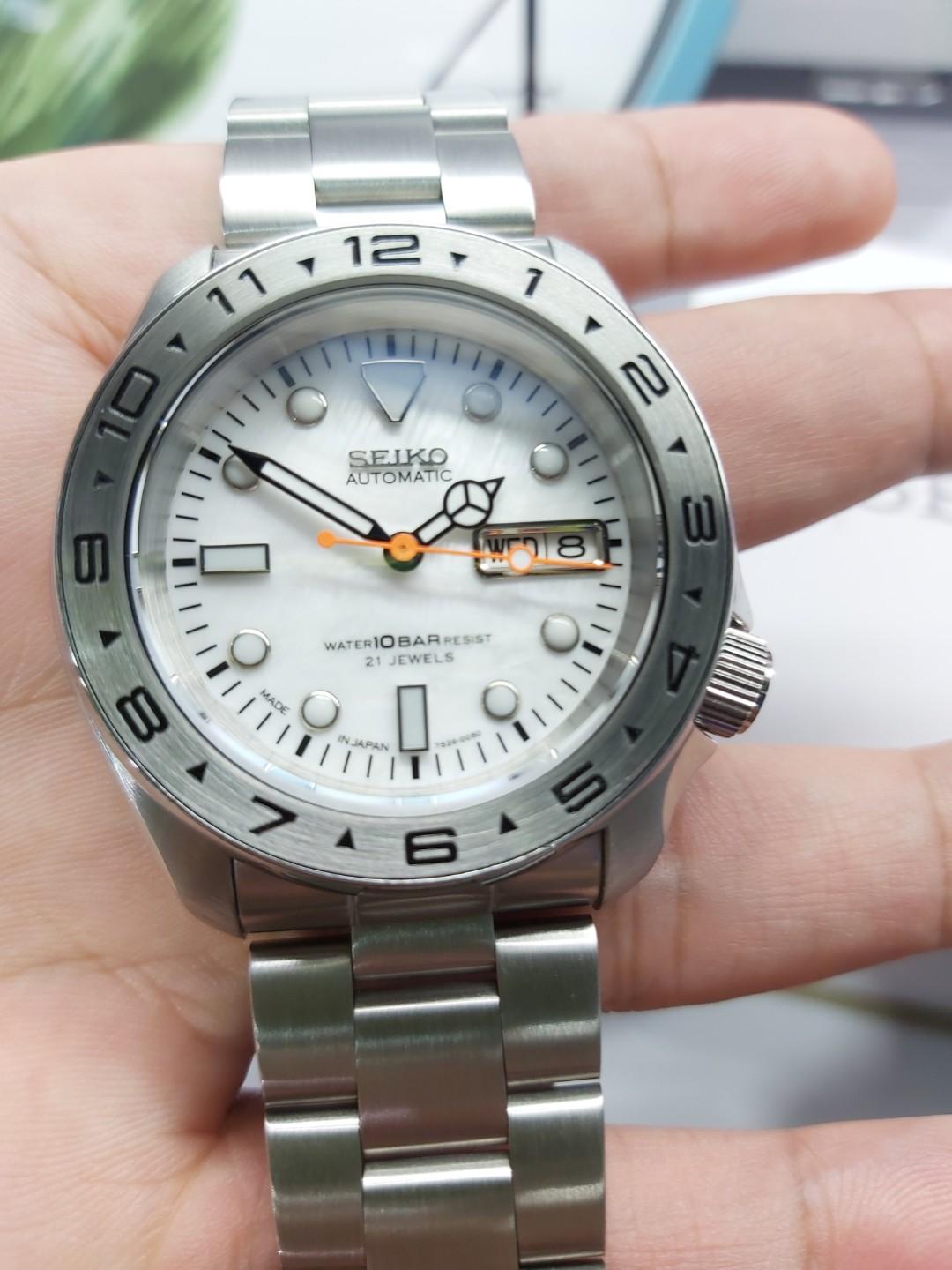 Seiko Skx 007 custom white exp2 dual time mod, Men's Fashion, Watches &  Accessories, Watches on Carousell