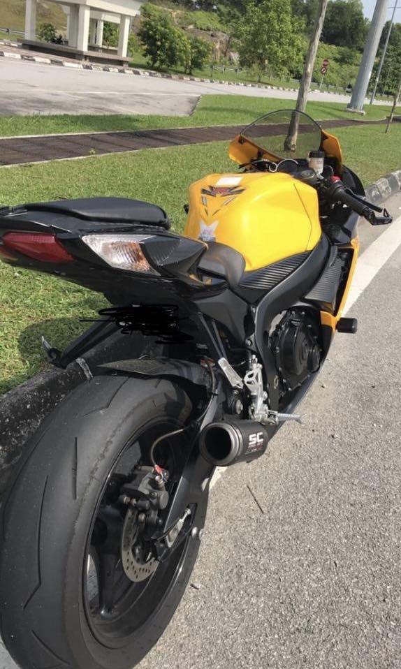 Suzuki GSX R 750 L2 Motorbikes on Carousell