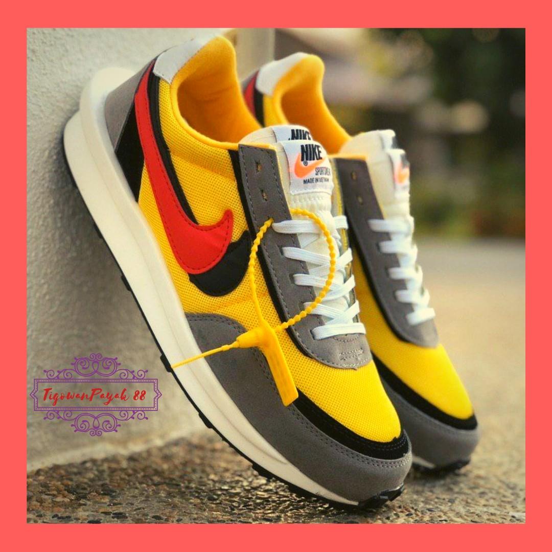 Sacai stock store