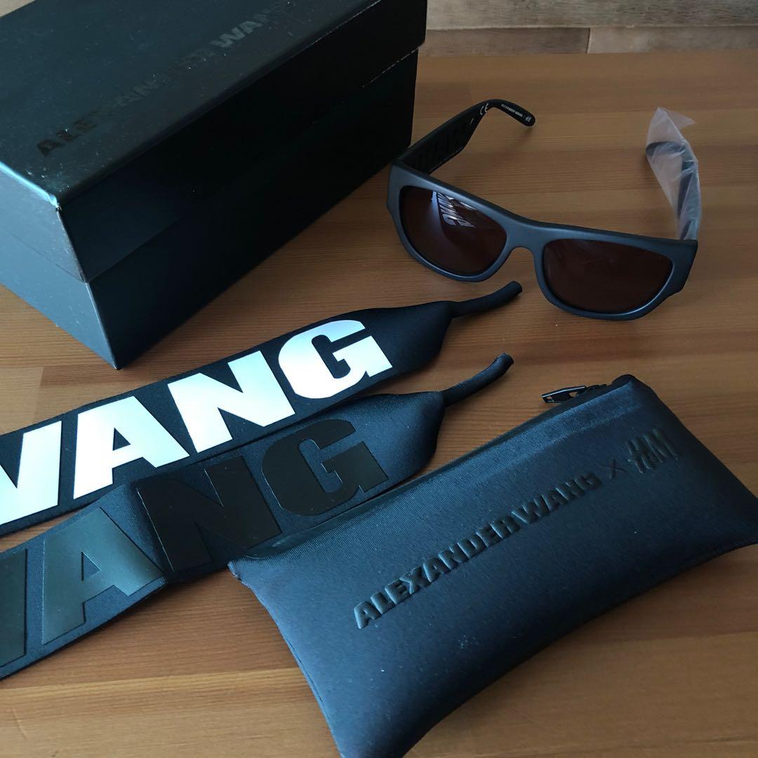 kuffert faldskærm stamme Alexander Wang x H&M Sunglasses, Men's Fashion, Watches & Accessories,  Sunglasses & Eyewear on Carousell