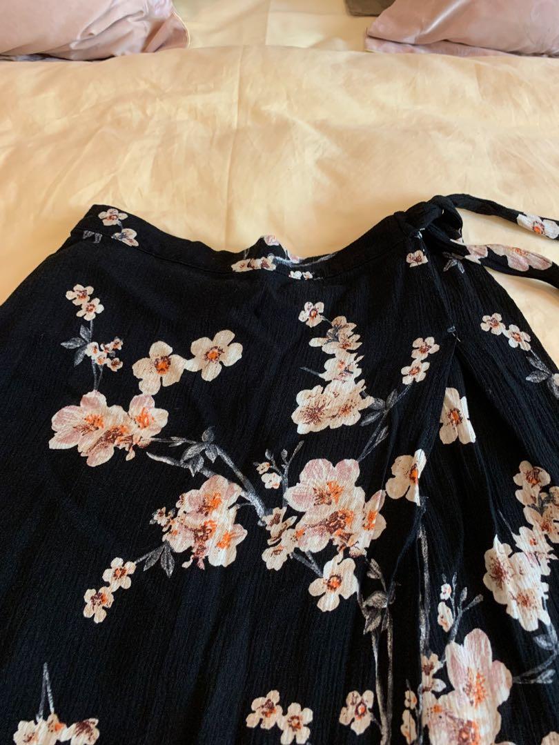 American Eagle Floral wrap Skirt Women s Fashion Bottoms Skirts on Carousell