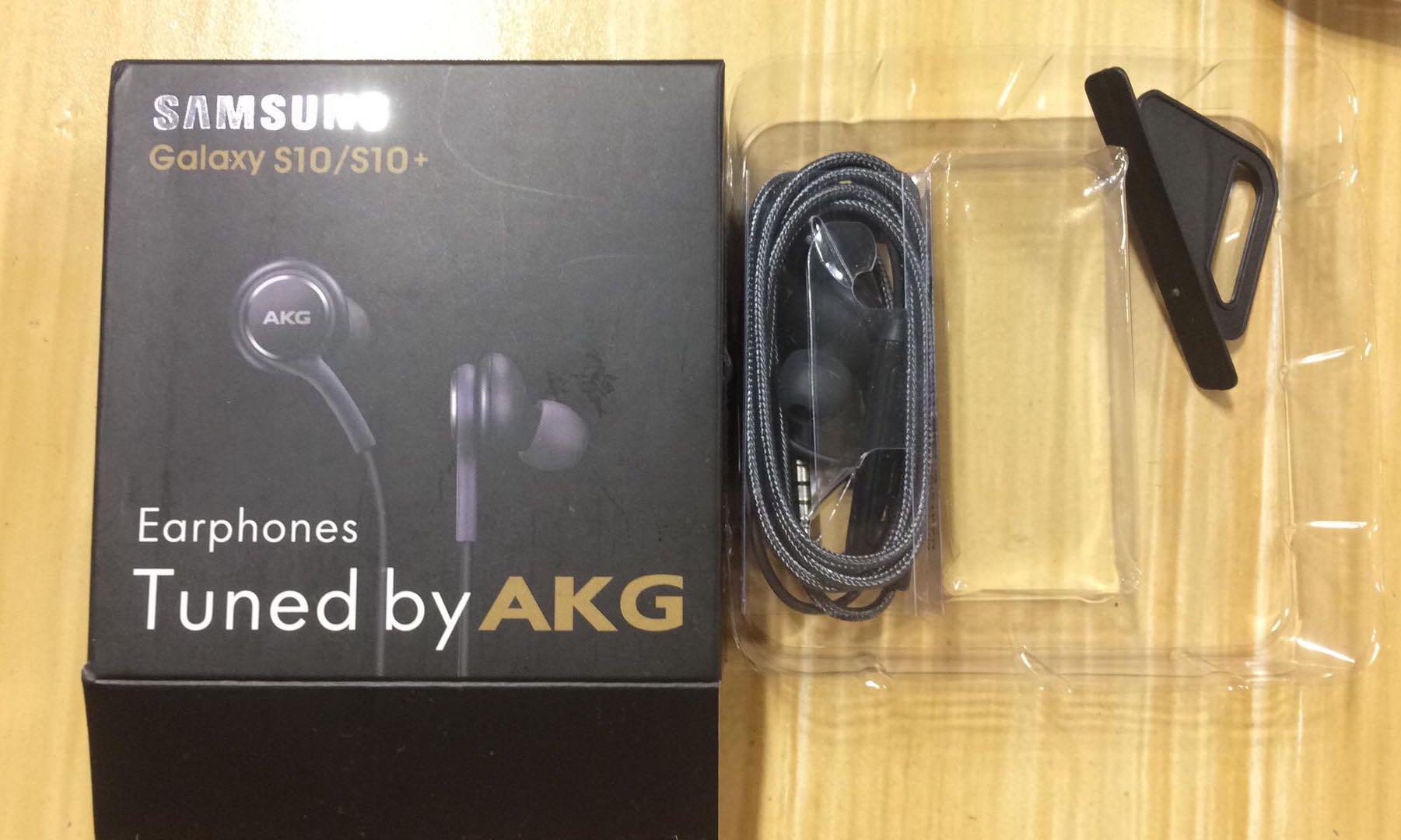 Earphone Akg Original (Category: Earphones) located in Las Pinas. Submitted by chiri (Listing ID 279915020, Image 1). Description: Selling Samsung Earphone akg original oem Brandnew with box Good quality Malakas ang sounds at hindi sabog Equalizer bass sound Color:Metal Black color Test upon meet up Test before shipping.