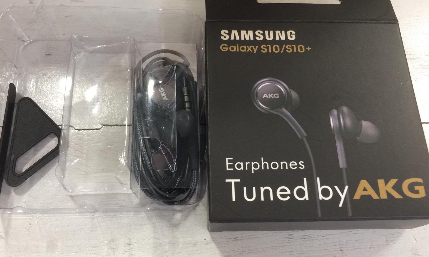 Earphone Akg Original (Category: Earphones) located in Las Pinas. Submitted by chiri (Listing ID 279915020, Image 2). Description: Selling Samsung Earphone akg original oem Brandnew with box Good quality Malakas ang sounds at hindi sabog Equalizer bass sound Color:Metal Black color Test upon meet up Test before shipping.