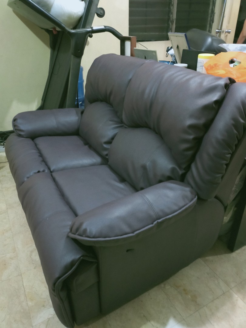 E.C Decor and general upholstery (Category: Sofas) located in Manila. Submitted by olxph_102891822 (Listing ID 279839656, Image 1). Description: we do customize all kind of sofa set and we accept reupholstery sofa set, curtains, combi blinds, revarnish, wall padded, padded headboard and modular bed frame. also we accept home service repair. Pls look for Manny Carlos contact number: 09953391822 #179- A Tandang Sora Ave. Quezon City.
