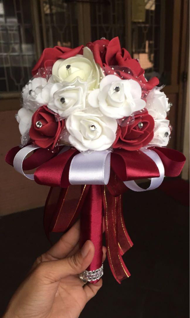 Entourage flowers (Category: Flowers & Bouquets) located in Taytay. Submitted by kylebern (Listing ID 279922833, Image 3). Description: For sale: Made to order flower foam entourage flowers Mini bouquet -6.5x9” Flower basket Flower headband Can be customized according to your motif! Looking fresh flowers that you can keep forever😍 Pm for inquiries😊 Visit my page and follow me for more items Happy shopping #bridalgown #weddinggown #weddingshoes 