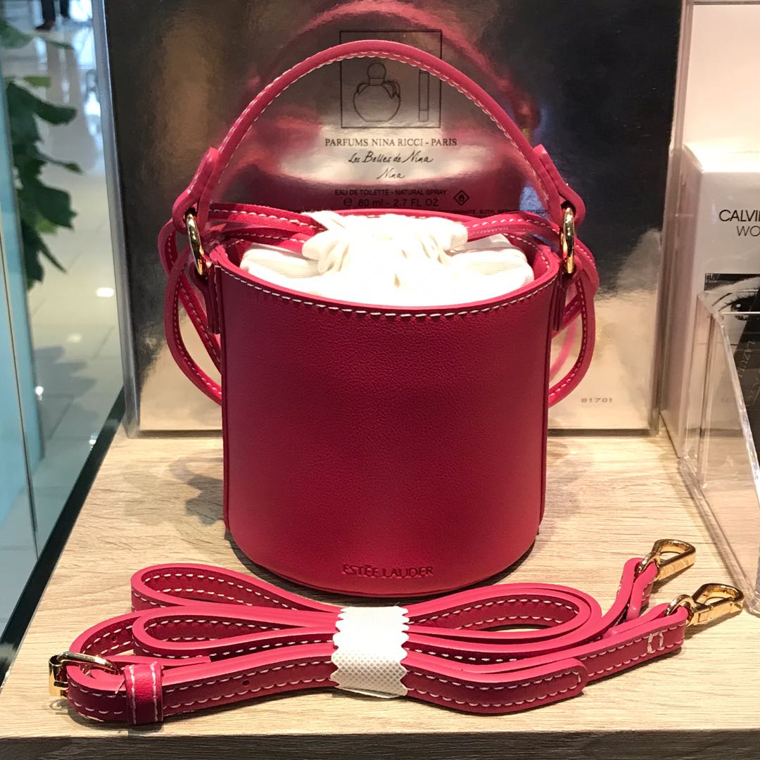 Estee lauder outlet pink bag