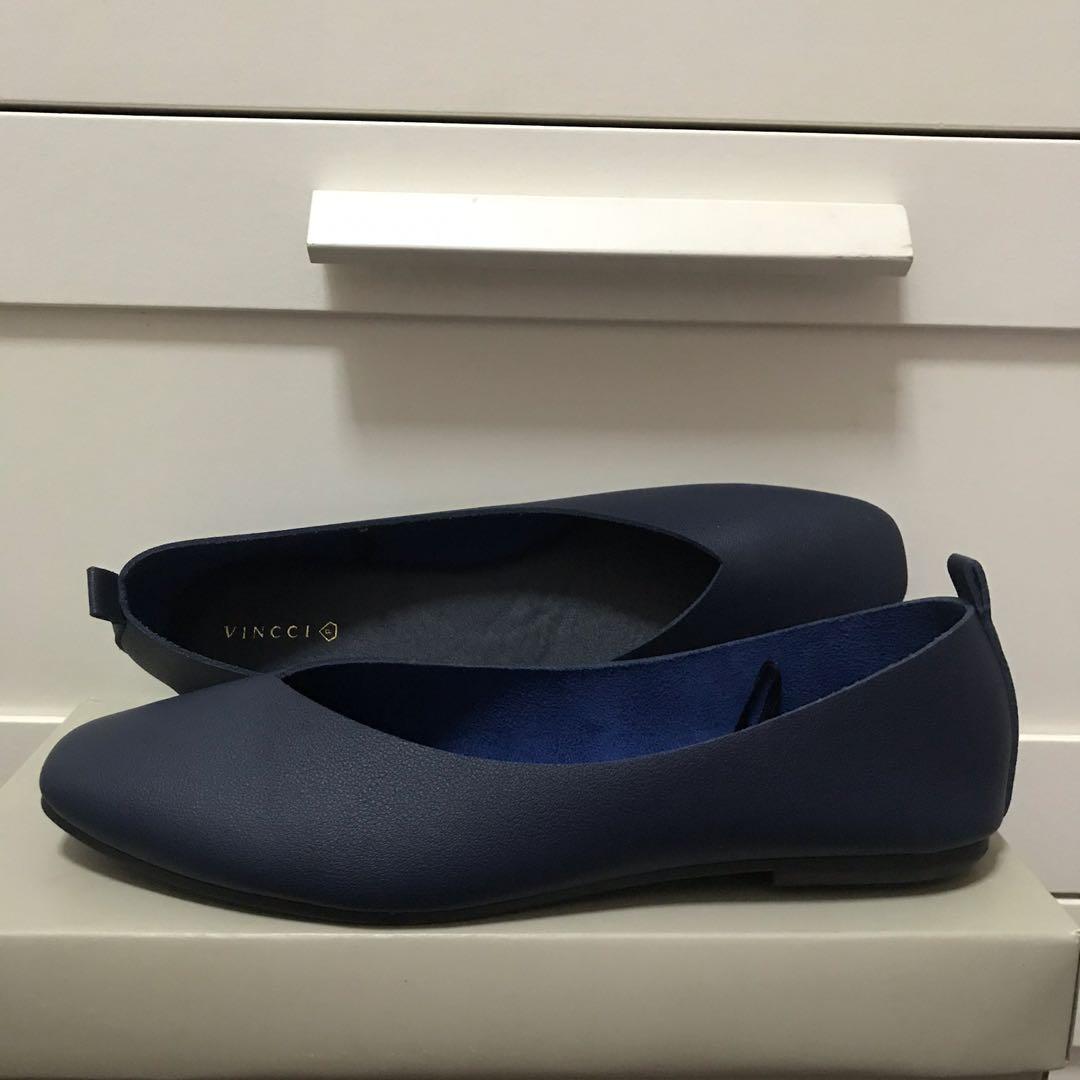 Flat shoes VINCCI, Women's Fashion, Footwear, Flats on Carousell