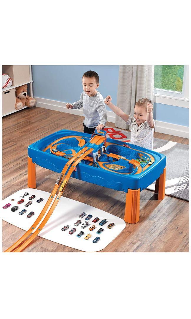 Hot wheels car outlet and track play table
