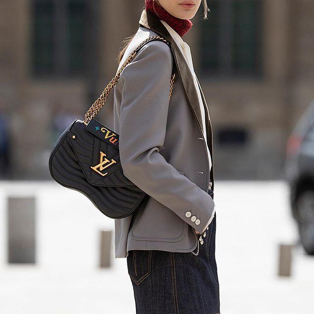 Louis Vuitton New Wave Chain Bag GM Black Cowhide