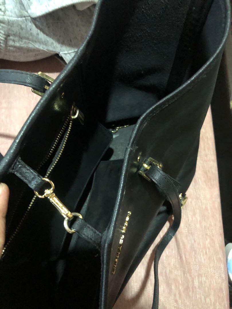 Michael Kors carry all tote bag large size, Luxury, Bags & Wallets on