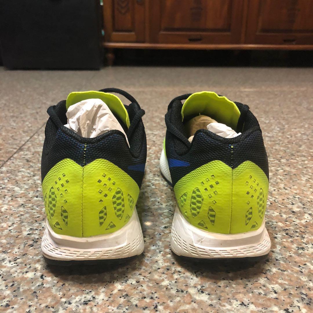 neon yellow nike trainers