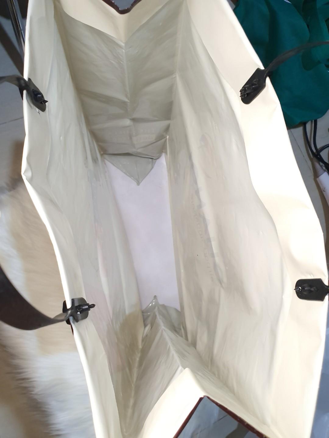 plastik-changi-singapore-duty-free-besar-serba-serbi-others-di-carousell