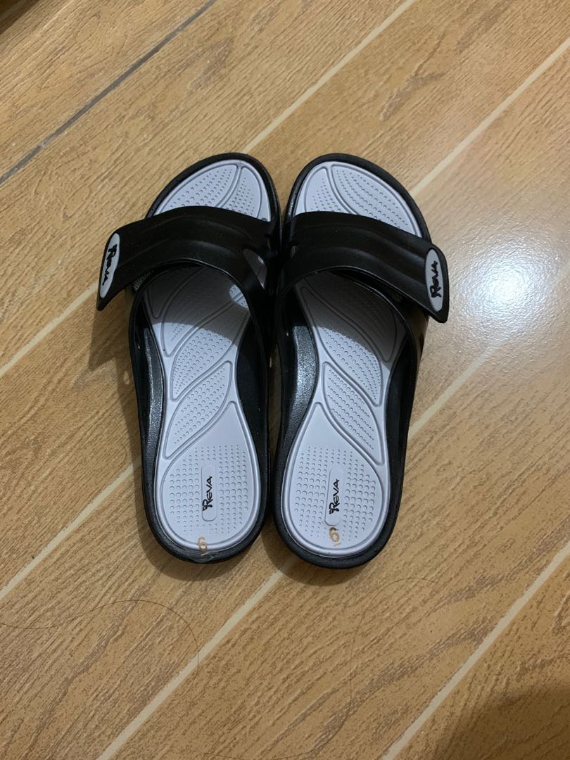 Reva slippers shop